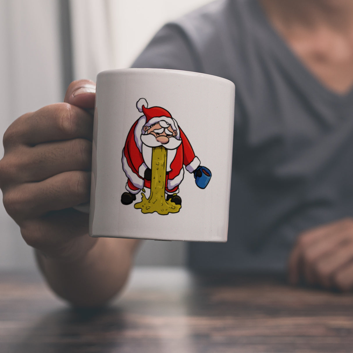 Kotzender Weihnachtsmann mit Glühweintasse Weihnachten Kaffeebecher
