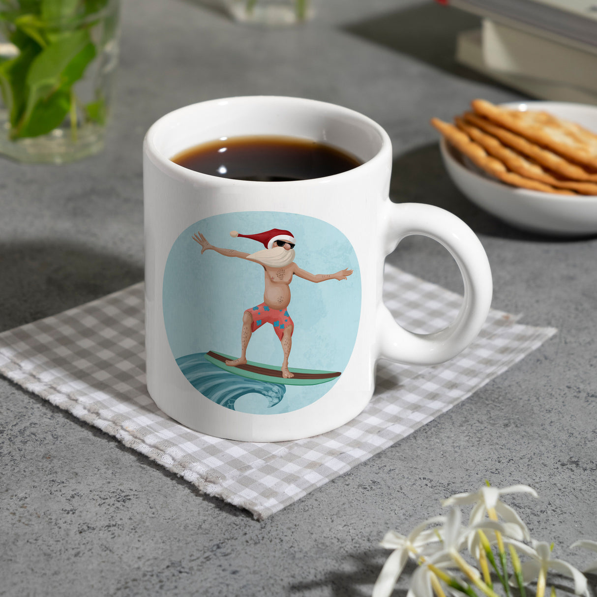 Happy Holidays witziger Kaffeebecher mit Weihnachtsmann auf Surfbrett