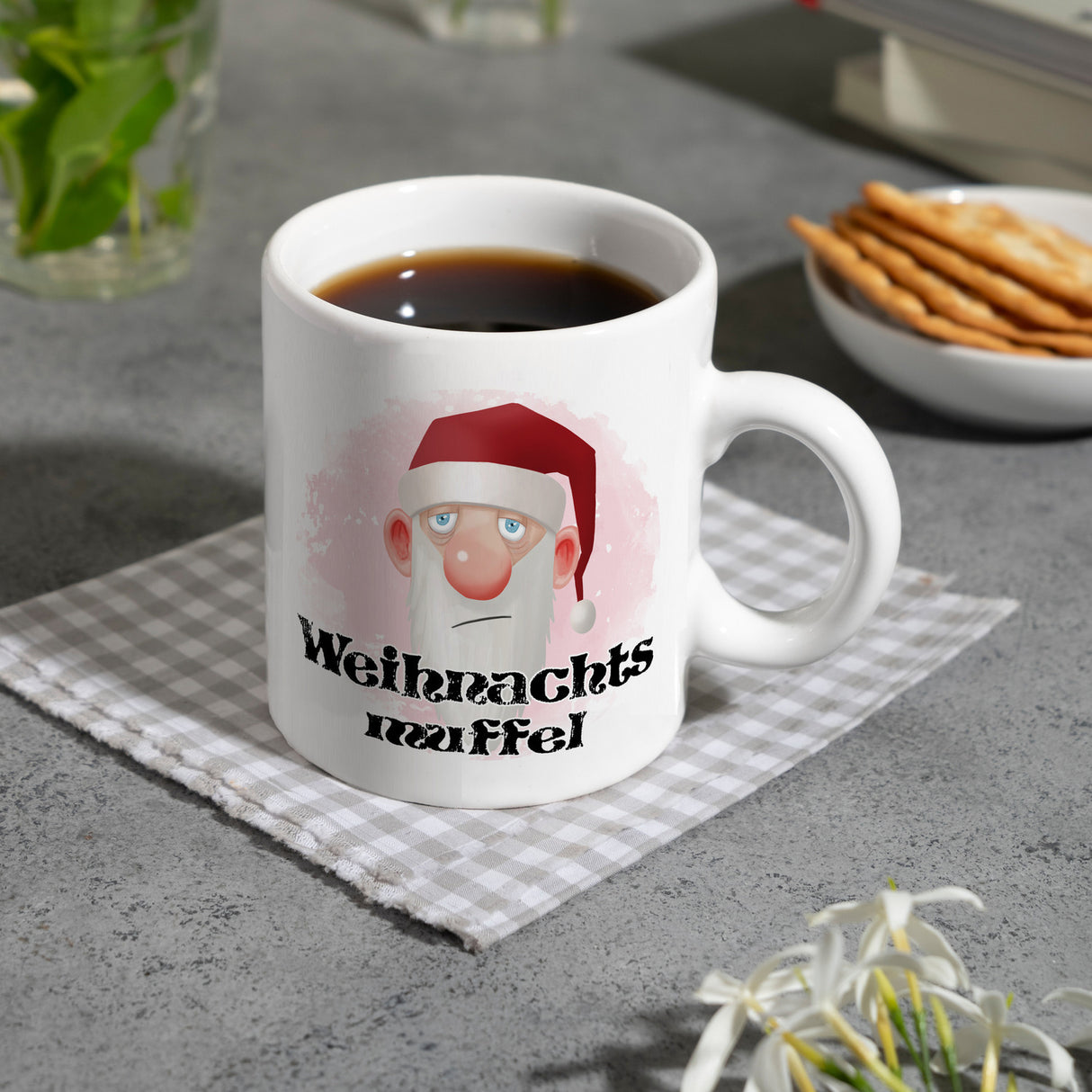 Weihnachtsmuffel witzige Kaffeetasse mit lustlosem Weihnachtsmann Motiv