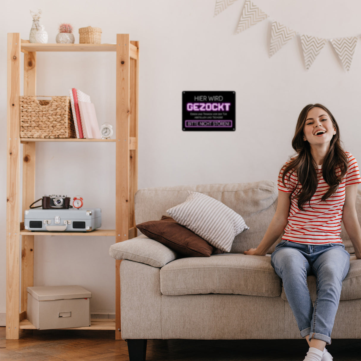 Hier wird gezockt Metallschild für Gamer in violett