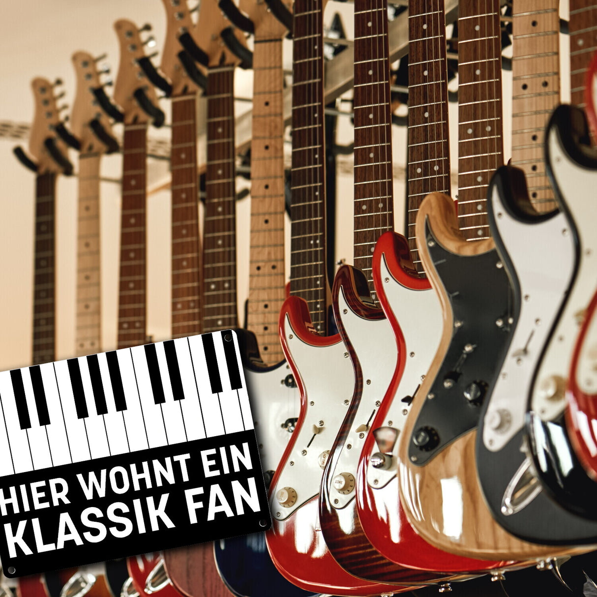 Hier wohnt ein Klassik Fan Metallschild mit Klavier Design