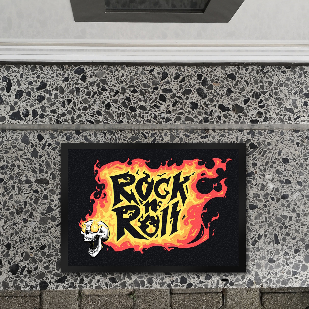 Rock n' Roll Fußmatte mit Flammen und Totenkopf