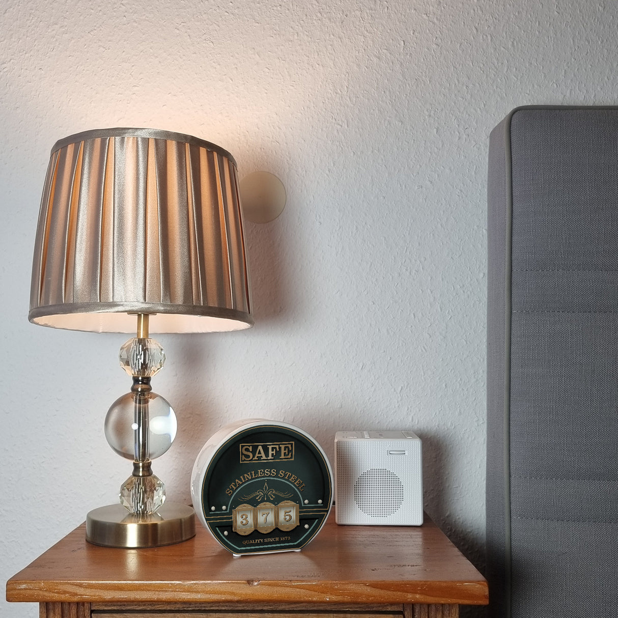 Retro Safe Spardose in Tresor Optik