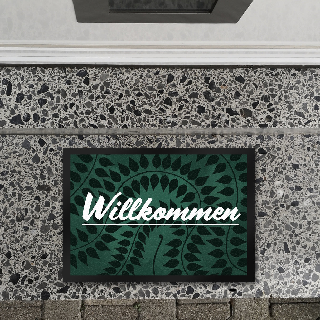Willkommen Fußmatte mit Blätterhintergrund