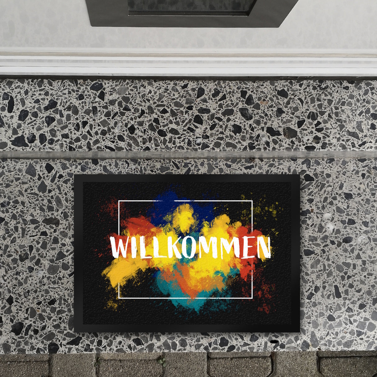 Willkommen Fußmatte mit buntem malerischen Hintergrund
