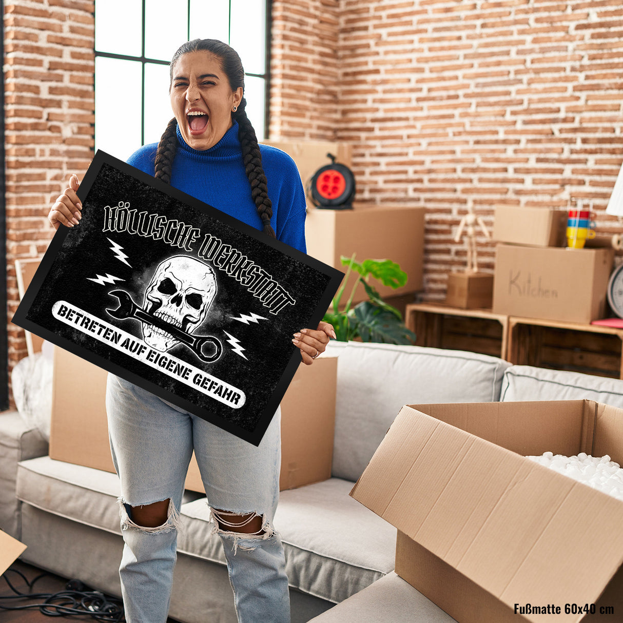 Höllische Werkstatt Fußmatte mit Totenkopf Motiv