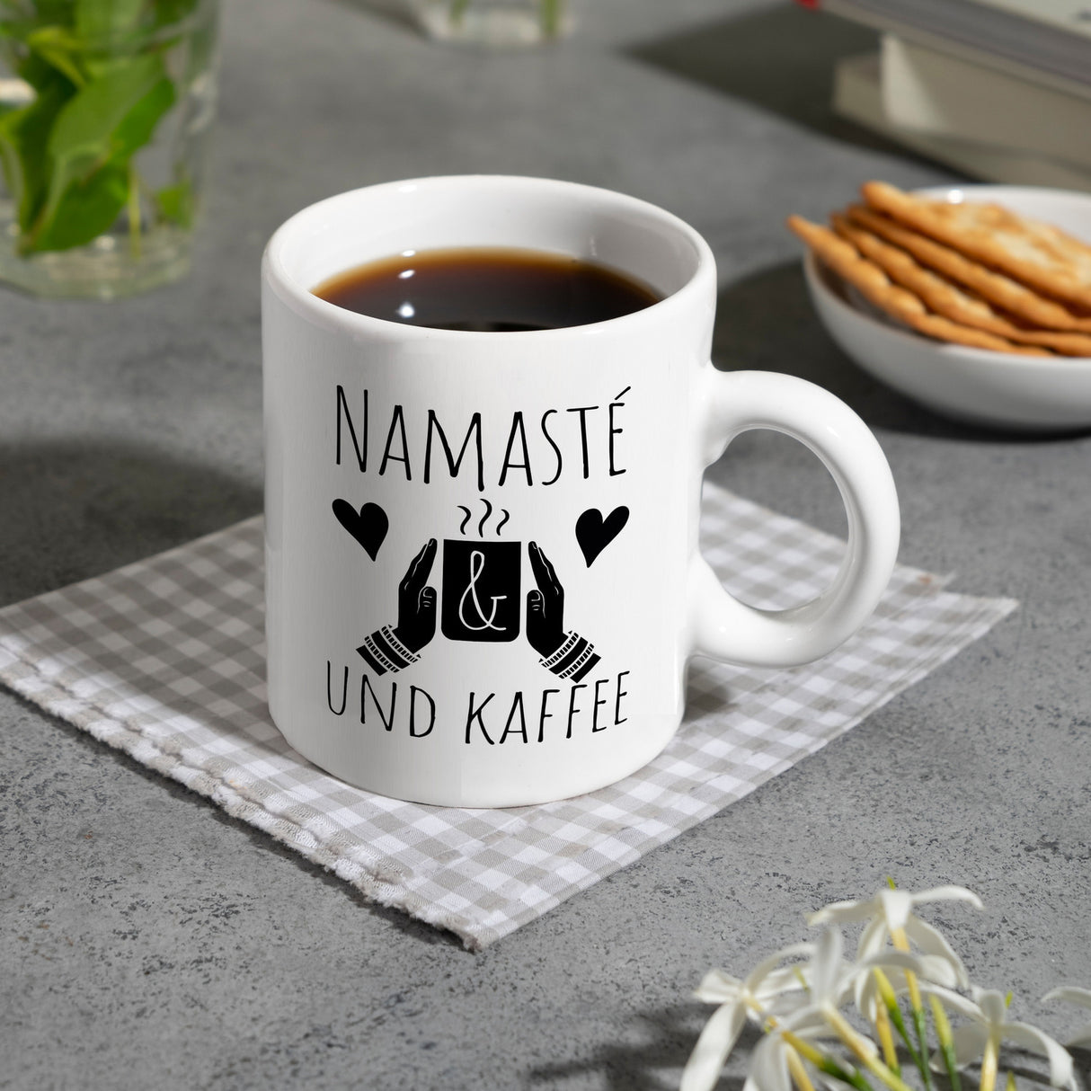 Namasté und Kaffee Kaffeebecher mit entspannendem Motiv