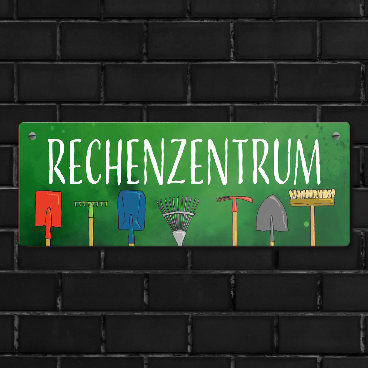 Rechenzentrum Metallschild mit Gartengeräten