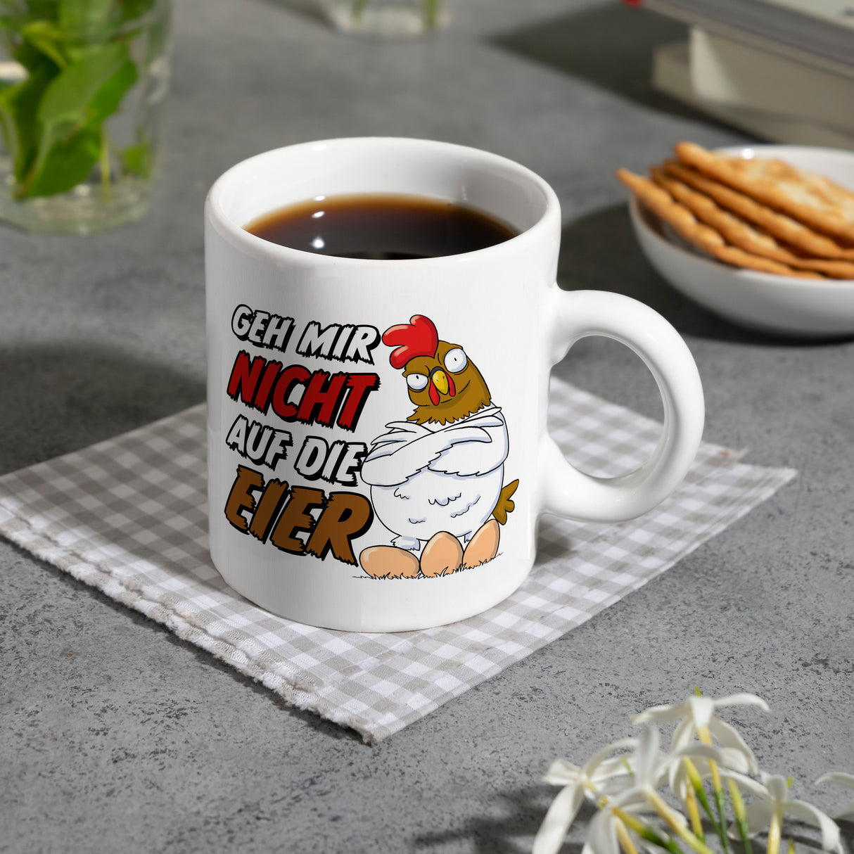 Geh mir nicht auf die Eier Kaffeebecher mit genervtem Huhn