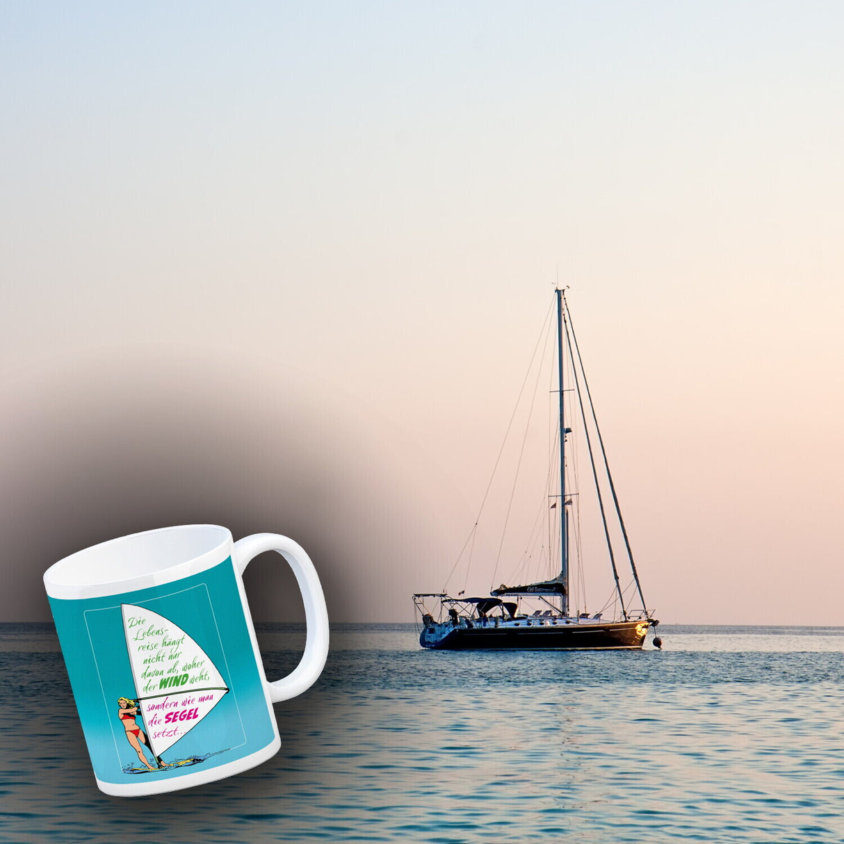 Surferin Kaffeebecher mit Spruch auf dem Segel