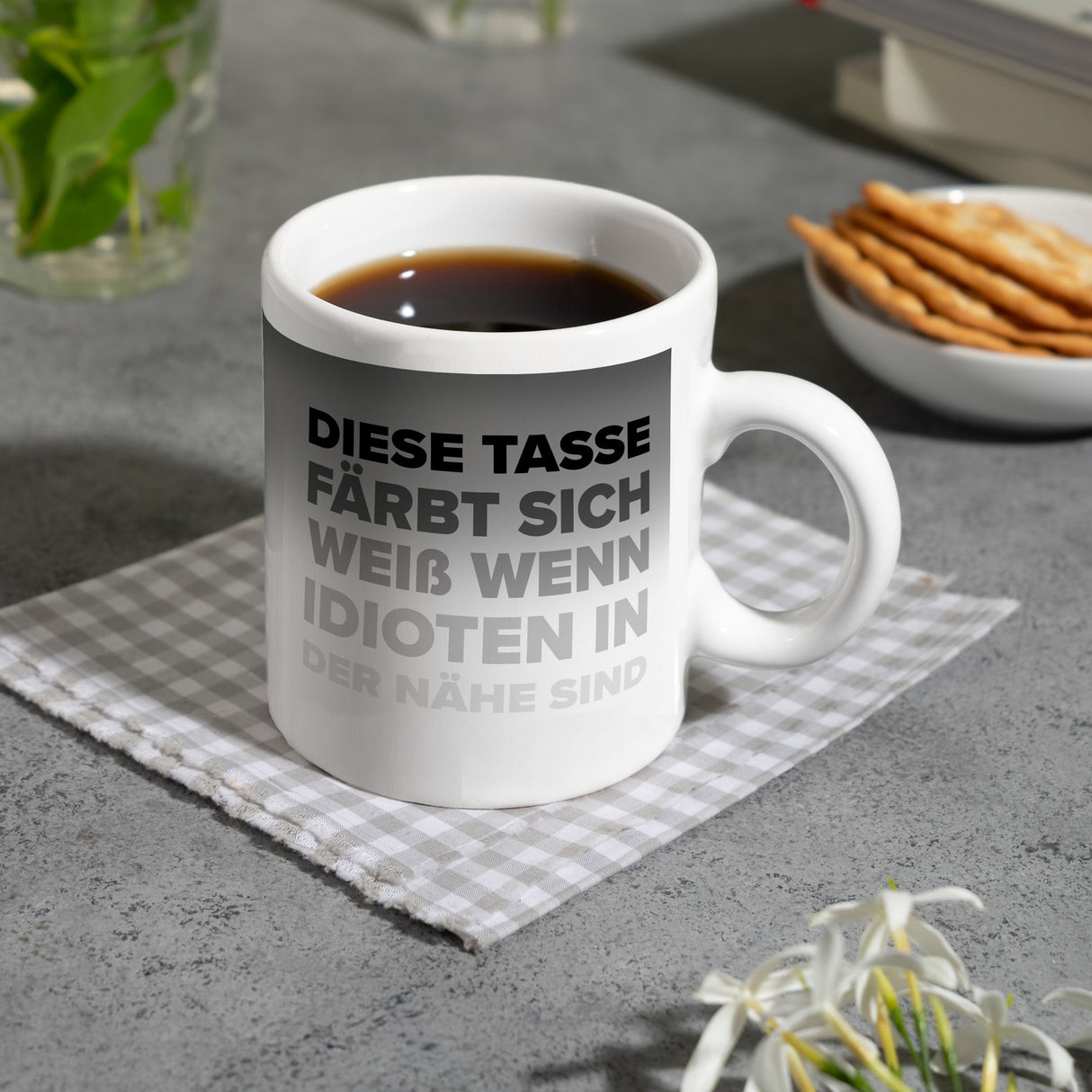 Diese Tasse färbt sich weiß, wenn Idioten in der Nähe sind Kaffeebecher