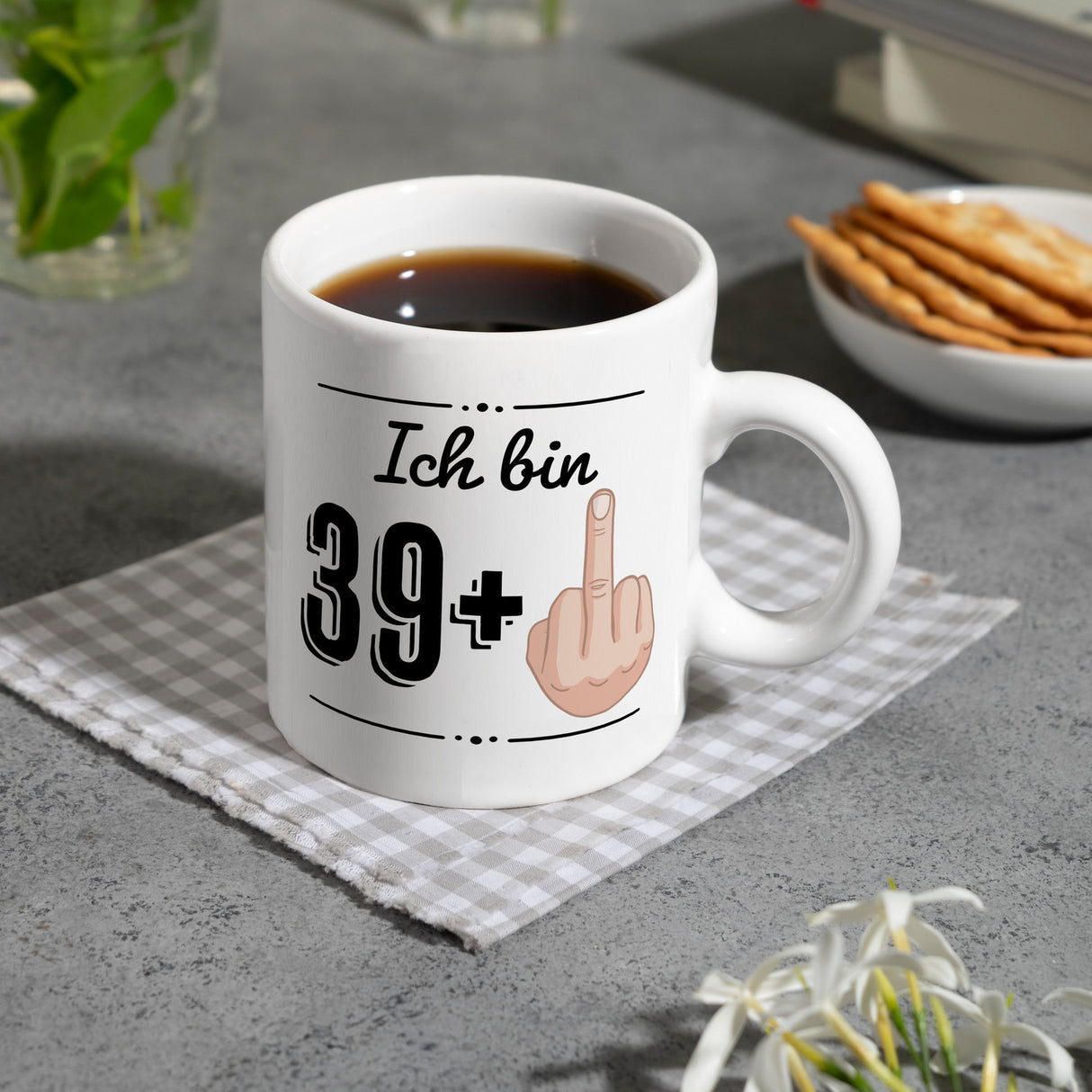 Witziger Kaffeebecher für den 40. Geburtstag mit Motiv: Mittelfinger