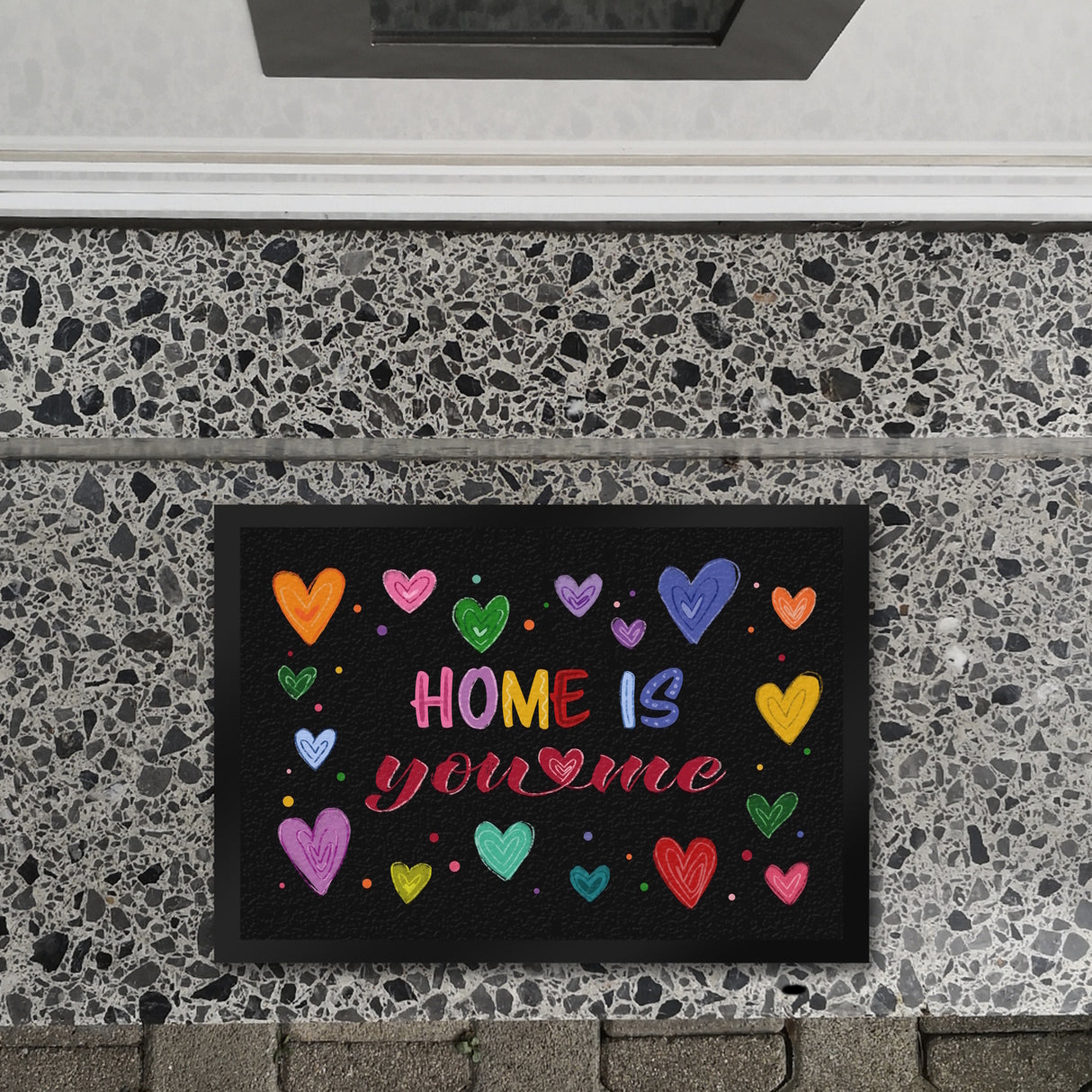 Home ist you and me Fußmatte mit bunten Herzen