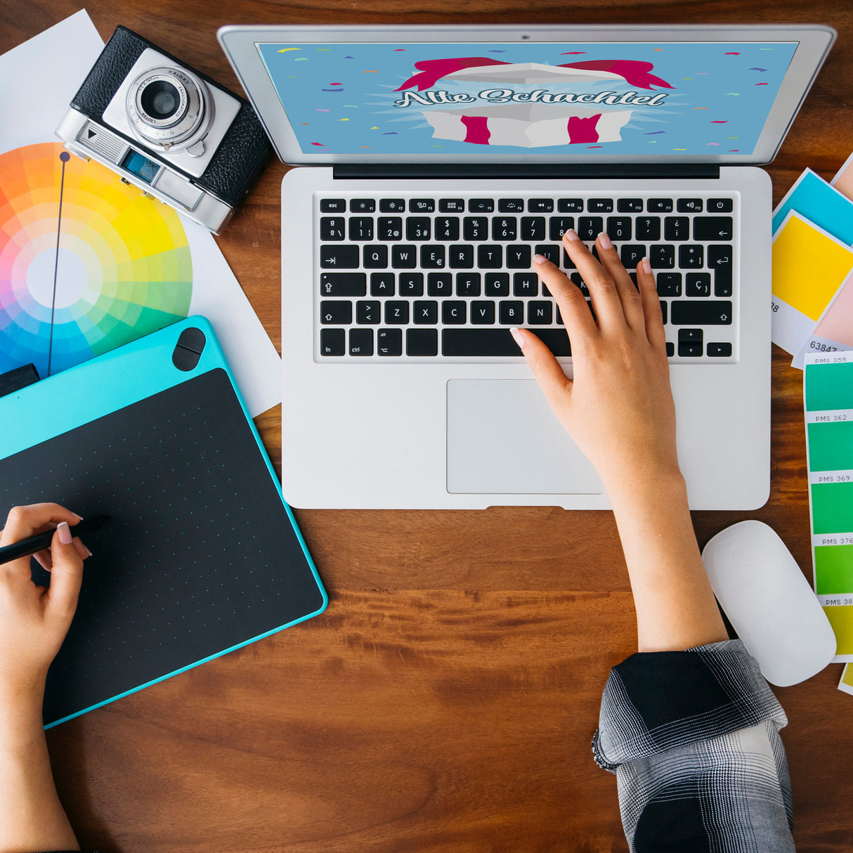 Alte Schachtel Spardose mit Geburtstagsgeschenk-Motiv