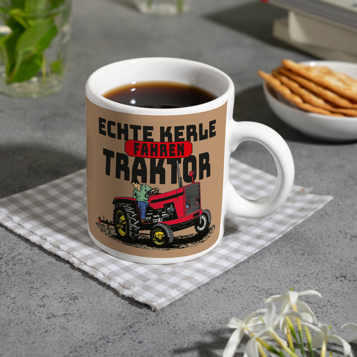 Echte Kerle fahren Traktor Kaffeebecher in braun
