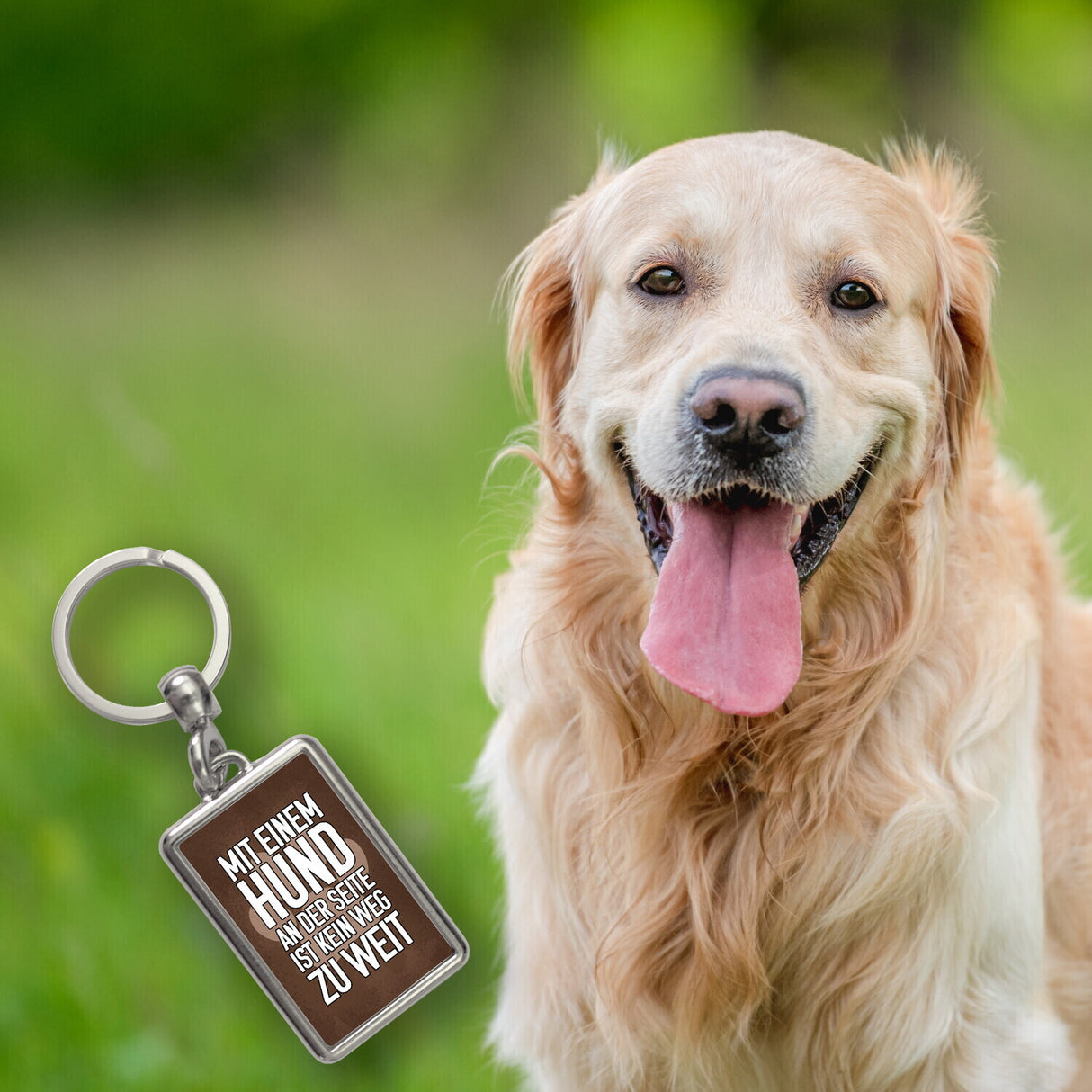 Mit Hund an der Seite ist kein Weg zu weit Schlüsselanhänger