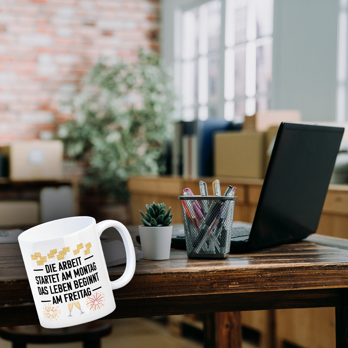 Arbeit am Montag - Leben beginnt Freitag Kaffeebecher