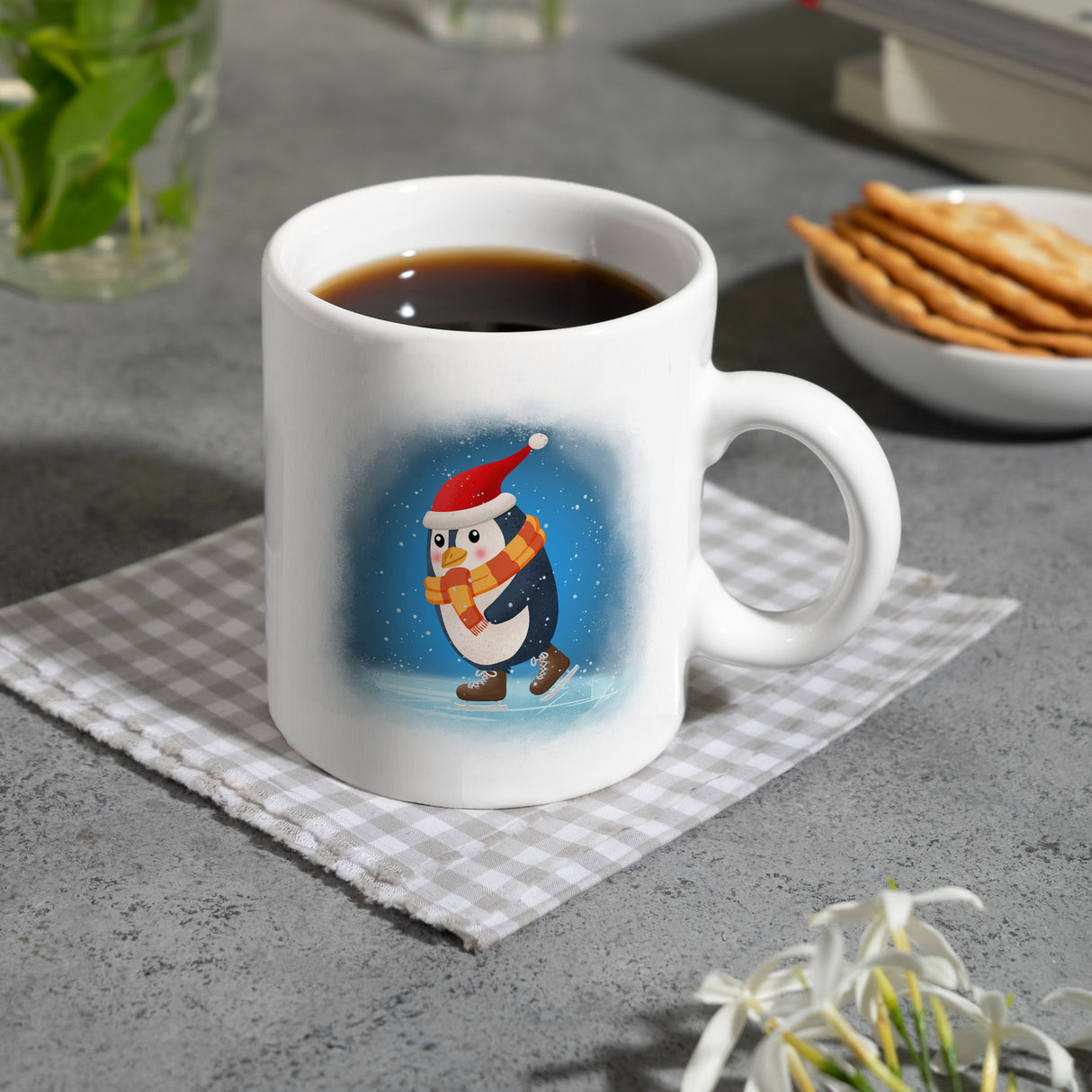 Pinguin mit Weihnachtsmütze und Schlittschuhen Kaffeebecher