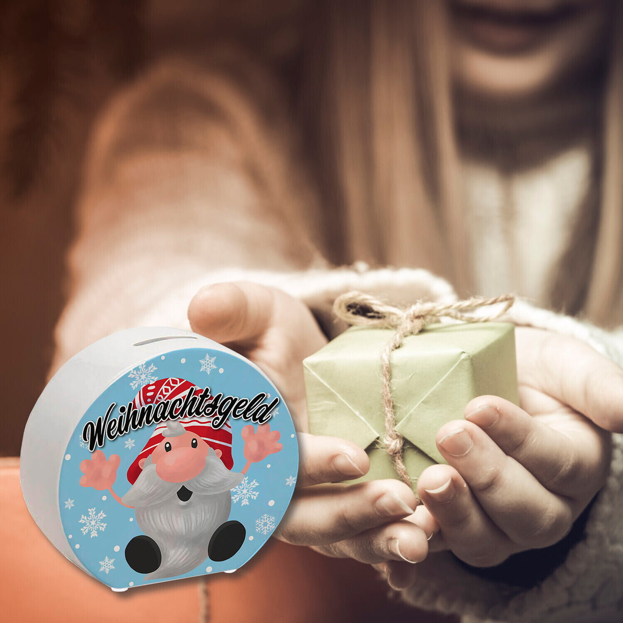 Weihnachtsgeld mit kleinem Wichtel Spardose