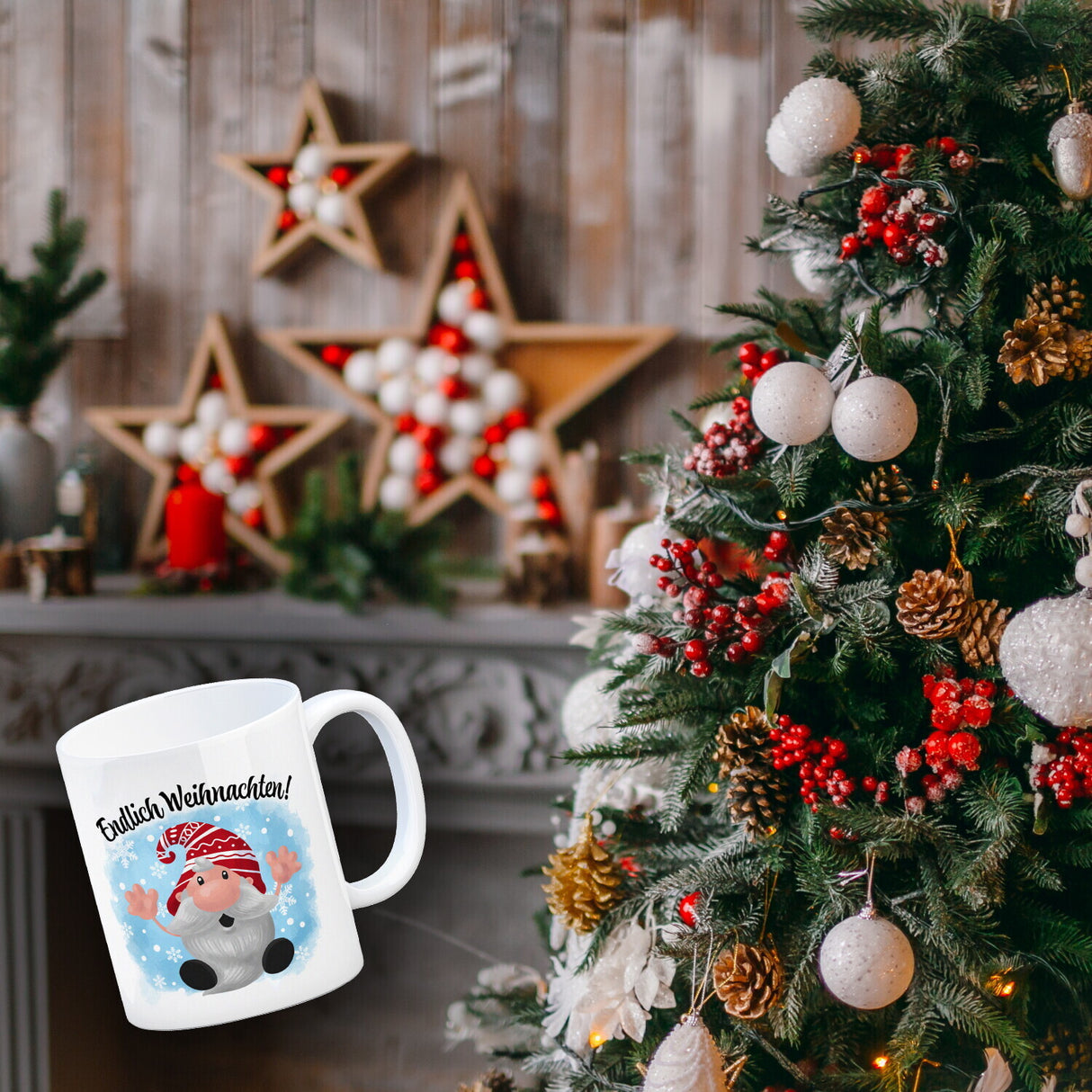 Endlich Weihnachten Kaffeebecher mit kleinem Wichtel