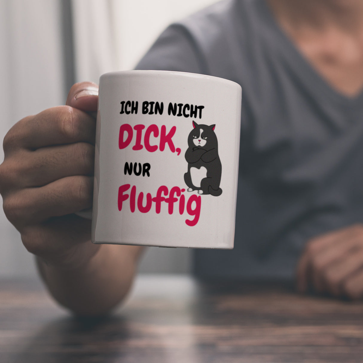 Katzen Kaffeebecher mit Spruch Ich bin nicht dick, nur fluffig