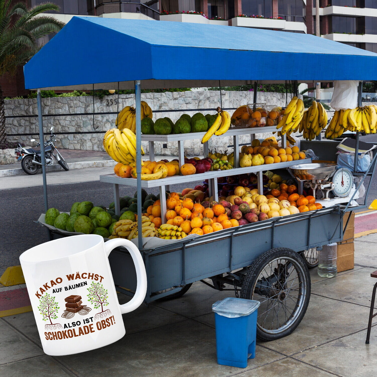Kakao Kaffeebecher mit Spruch Schokolade ist Obst