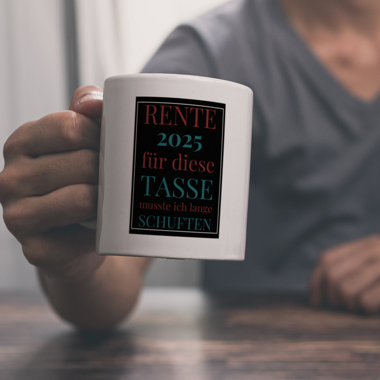 Rente 2025 Kaffeebecher eine bunte Tasse für Rentner