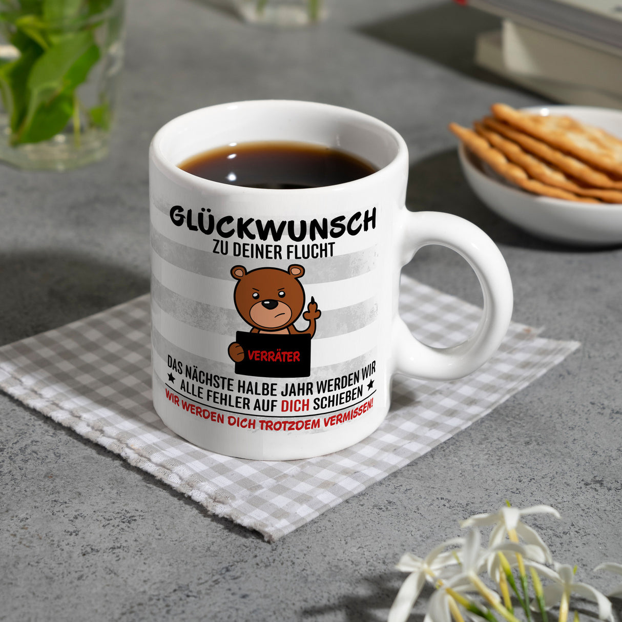 Glückwunsch zur Flucht, Verräter Mittelfinger Kaffeebecher mit Bär