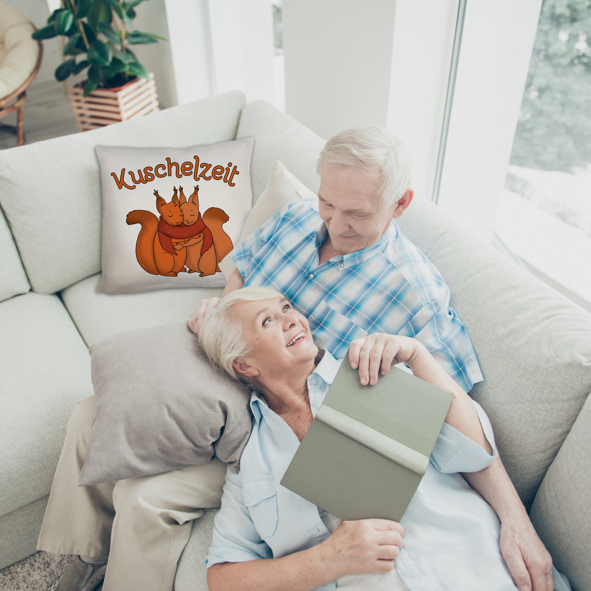 Kuschelzeit Kissen mit niedlichem Eichhörnchenpärchen