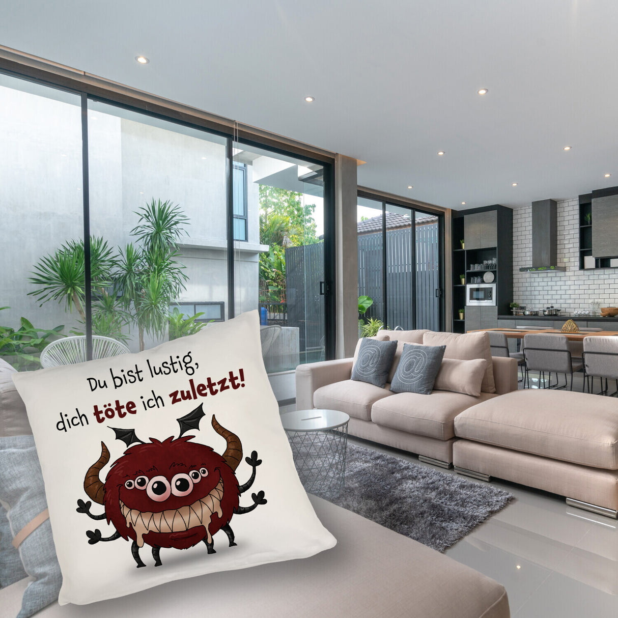 Freches Monster in dunkelrot Kissen mit lustigem Spruch