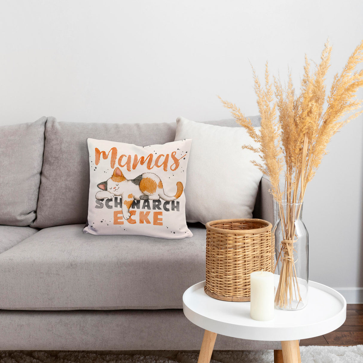 Orange Katze Kissen mit Spruch Mamas Schnarchecke