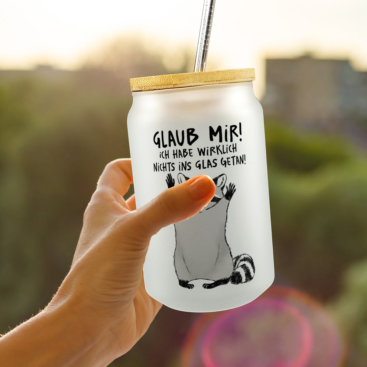 Waschbär Trinkglas mit Bambusdeckel mit Spruch Glaub mir Ich habe wirklich nichts ins Glas getan