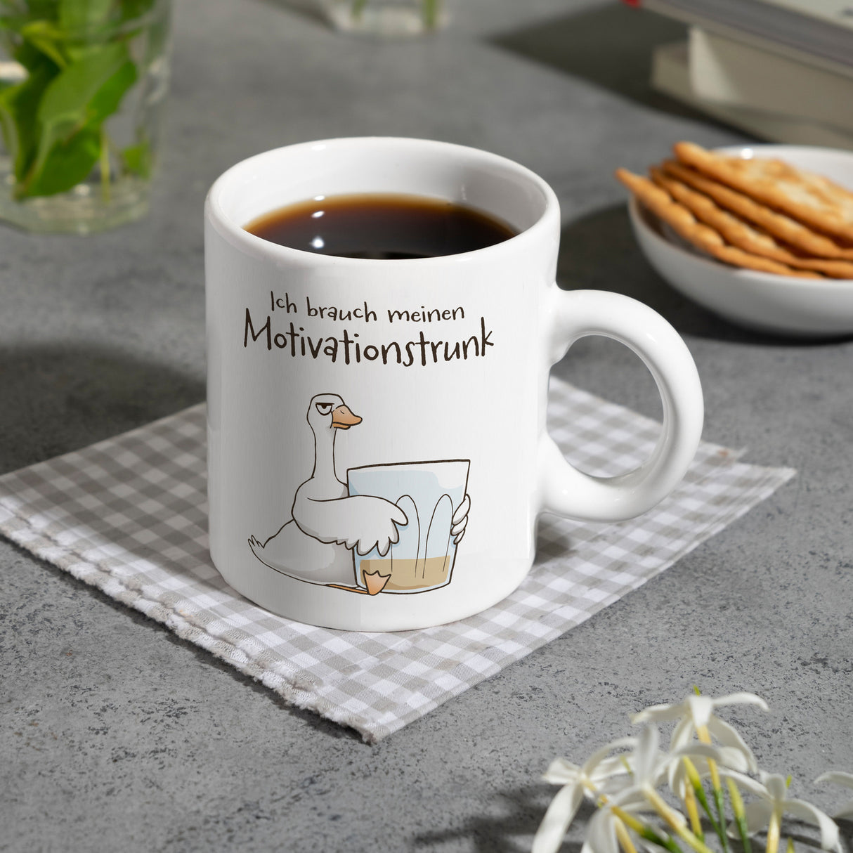 Gilbert die Gans Kaffeebecher mit Spruch Ich brauch meinen Motivationstrunk