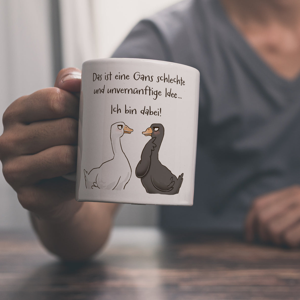 Gilbert die Gans Kaffeebecher mit Spruch Schlechte Idee - Bin dabei
