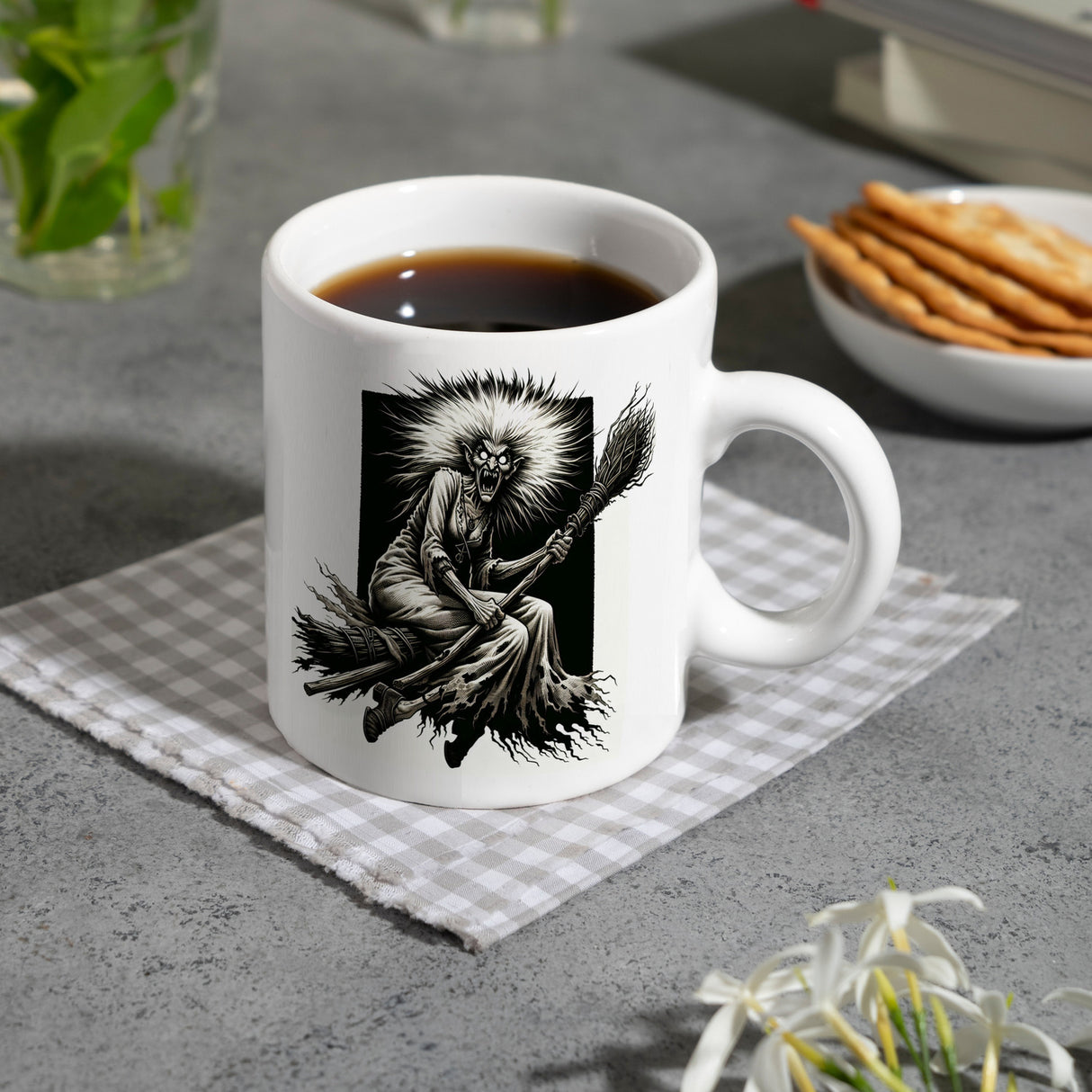 Wütende Hexe auf einem Besen Kaffeebecher