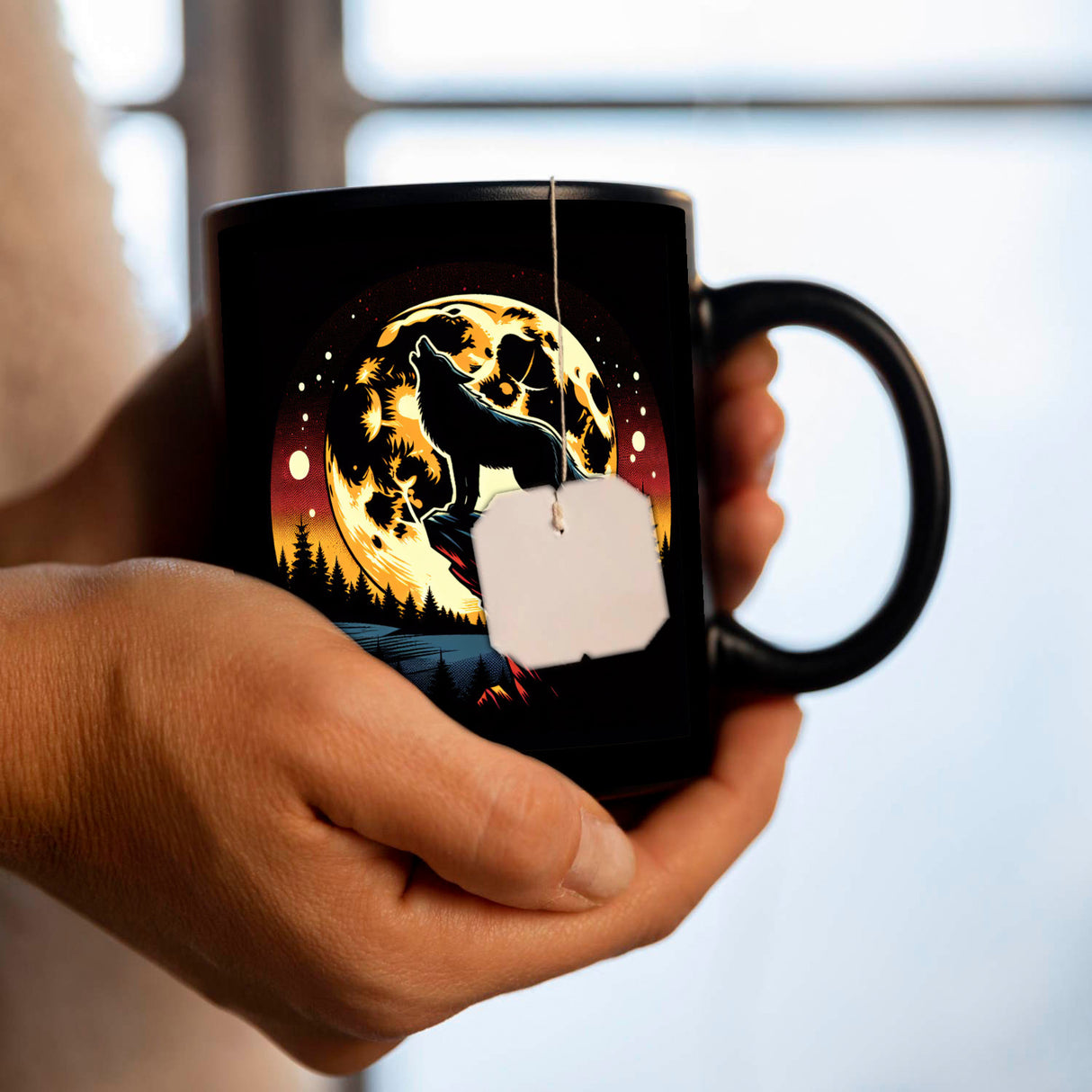 Heulender Wolf in der Nacht Tasse schwarz in Schwarz