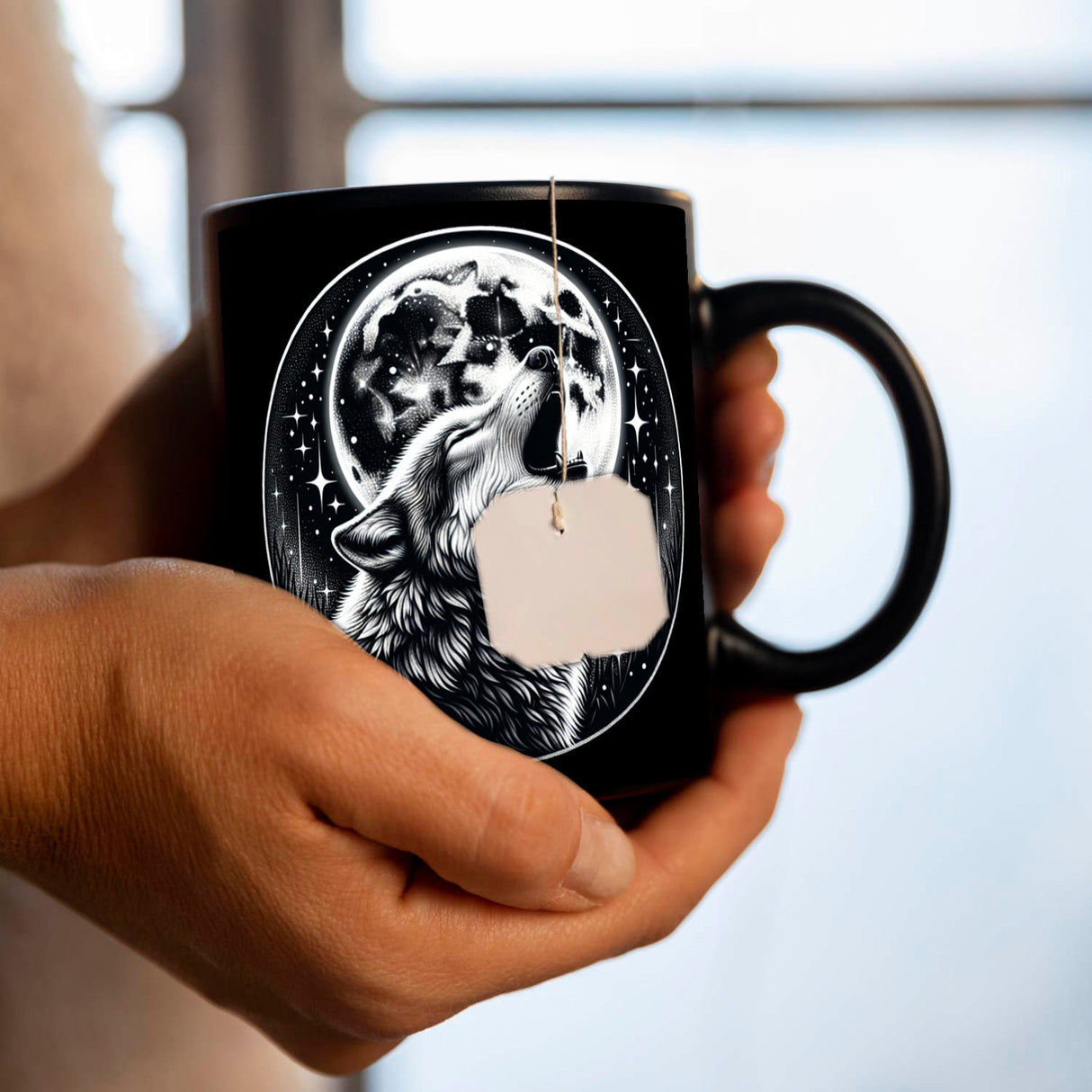 Heulender Wolf Tasse in Schwarz