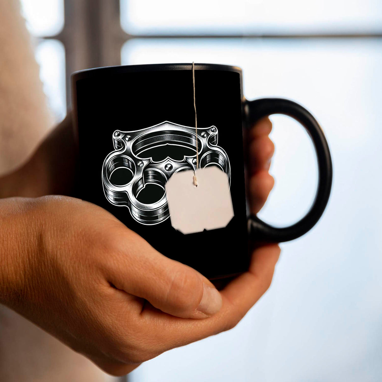 Schlagring Tasse in Schwarz