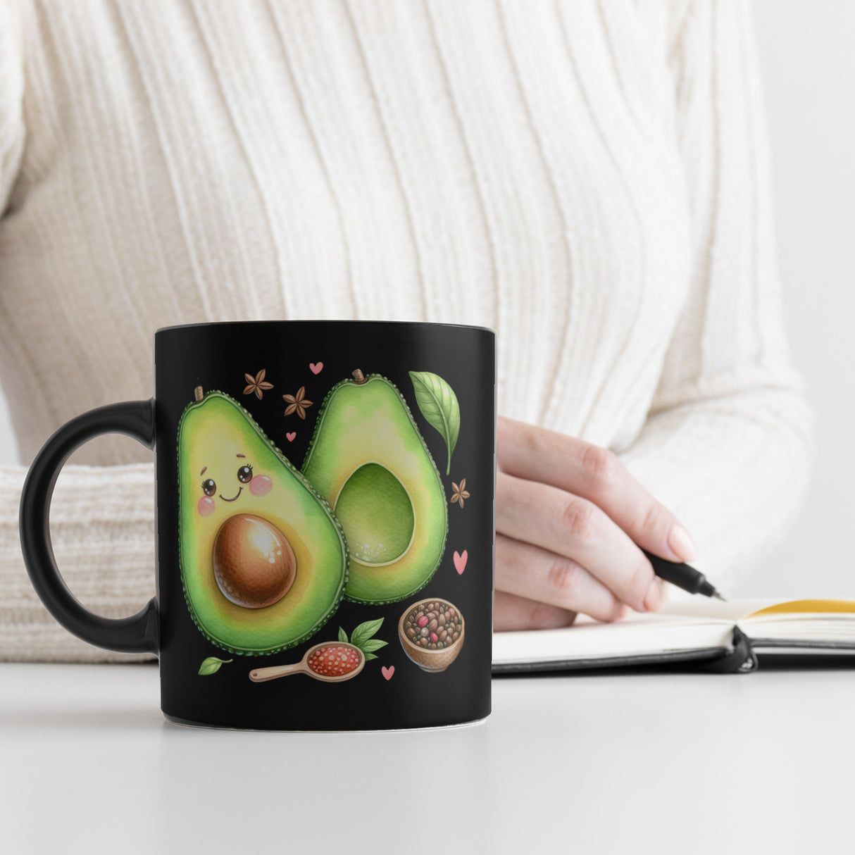 Niedliche Avocado Tasse in Schwarz