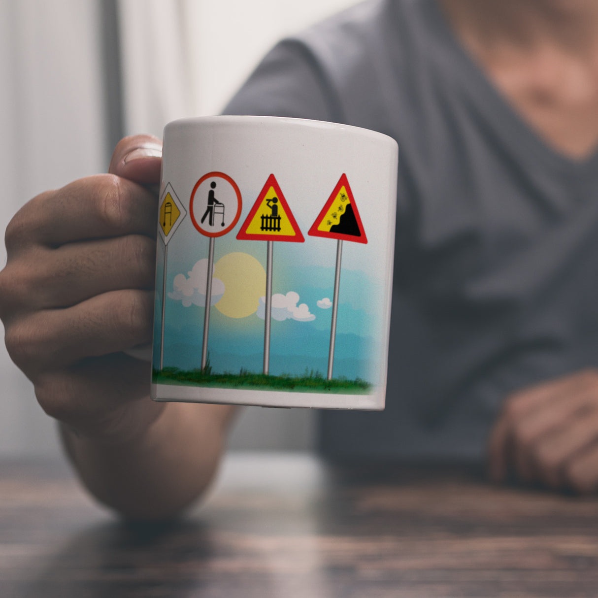 Verkehrsberuhigte Zone Kaffeebecher - hier wohnen Menschen ab 30