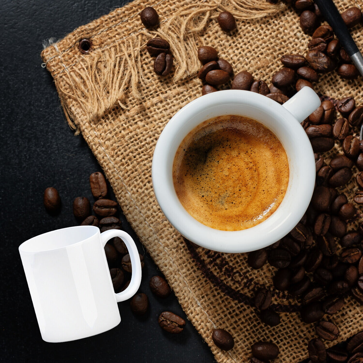 Kaffeebecher mit Putz-Schaf und Lippenstift Motiv