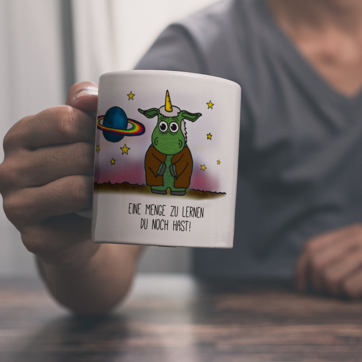 Honeycorns Kaffeebecher mit Weltraum Einhorn Motiv und Spruch: Eine Menge zu lernen ...