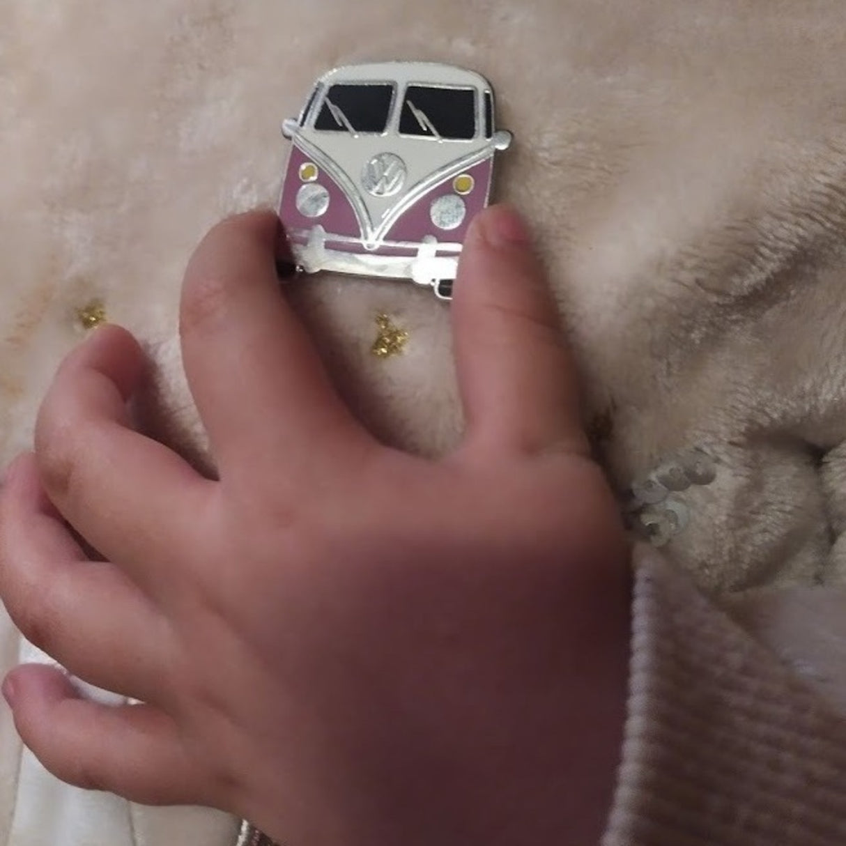 Volkswagen VW T1 Bus Ansteckbutton in rosa