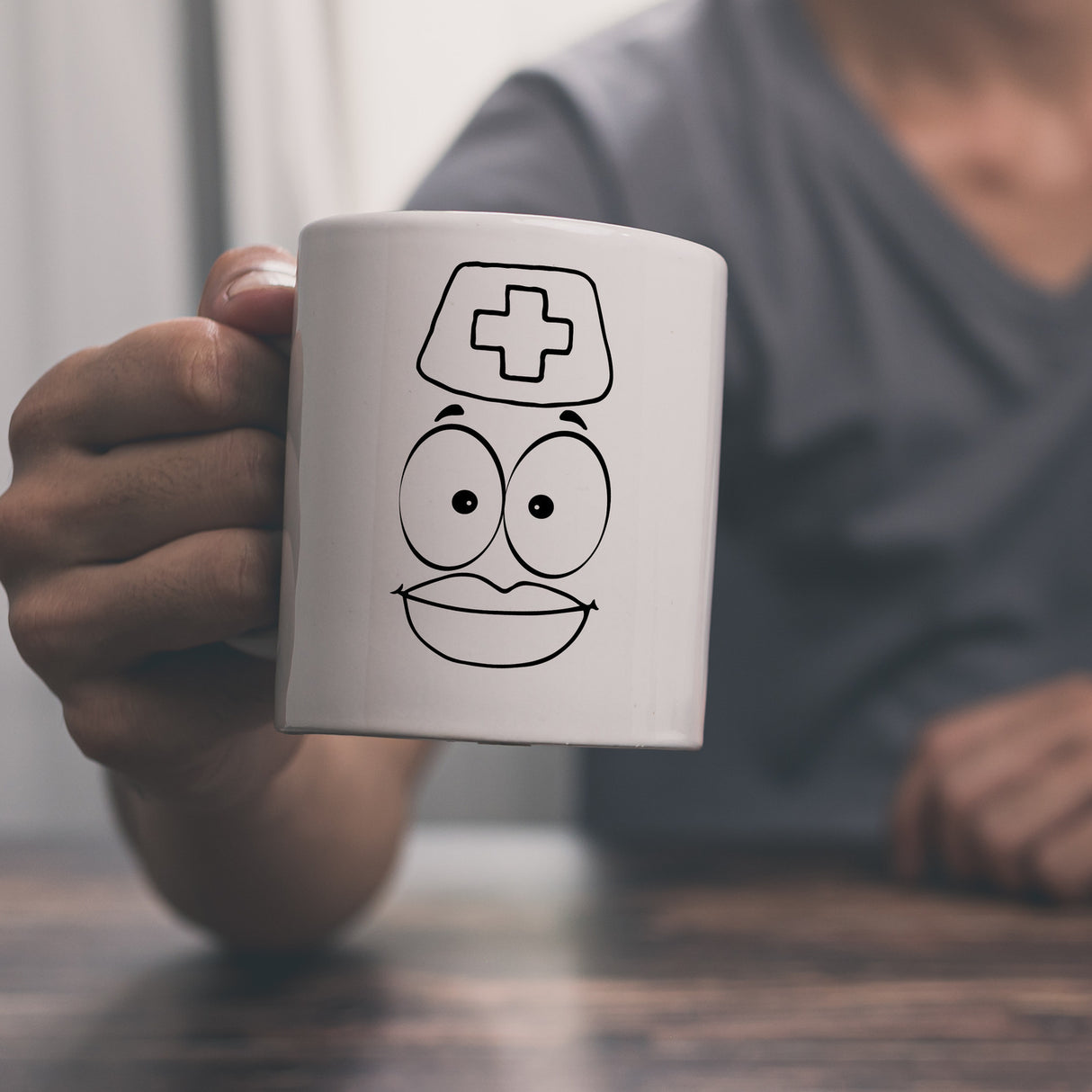 Tassengesichter Kaffeebecher mit Krankenschwester Motiv