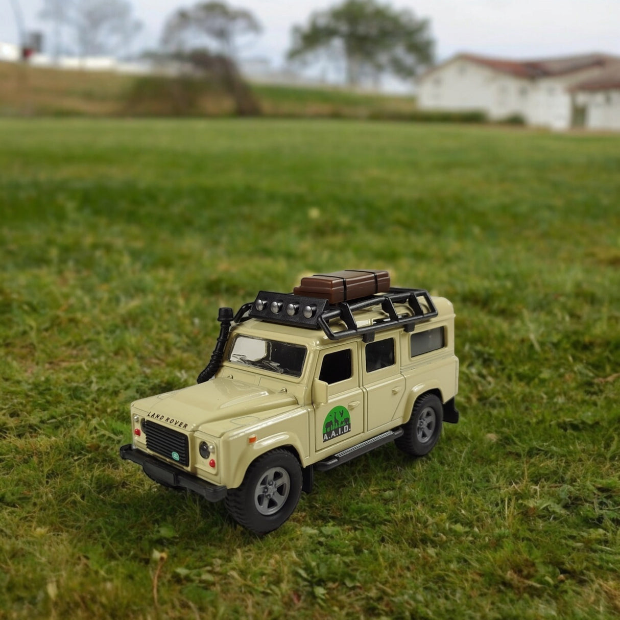 Safari Land Rover mit Anhänger Modellauto Defender Spielzeug mit Pull Back Motor
