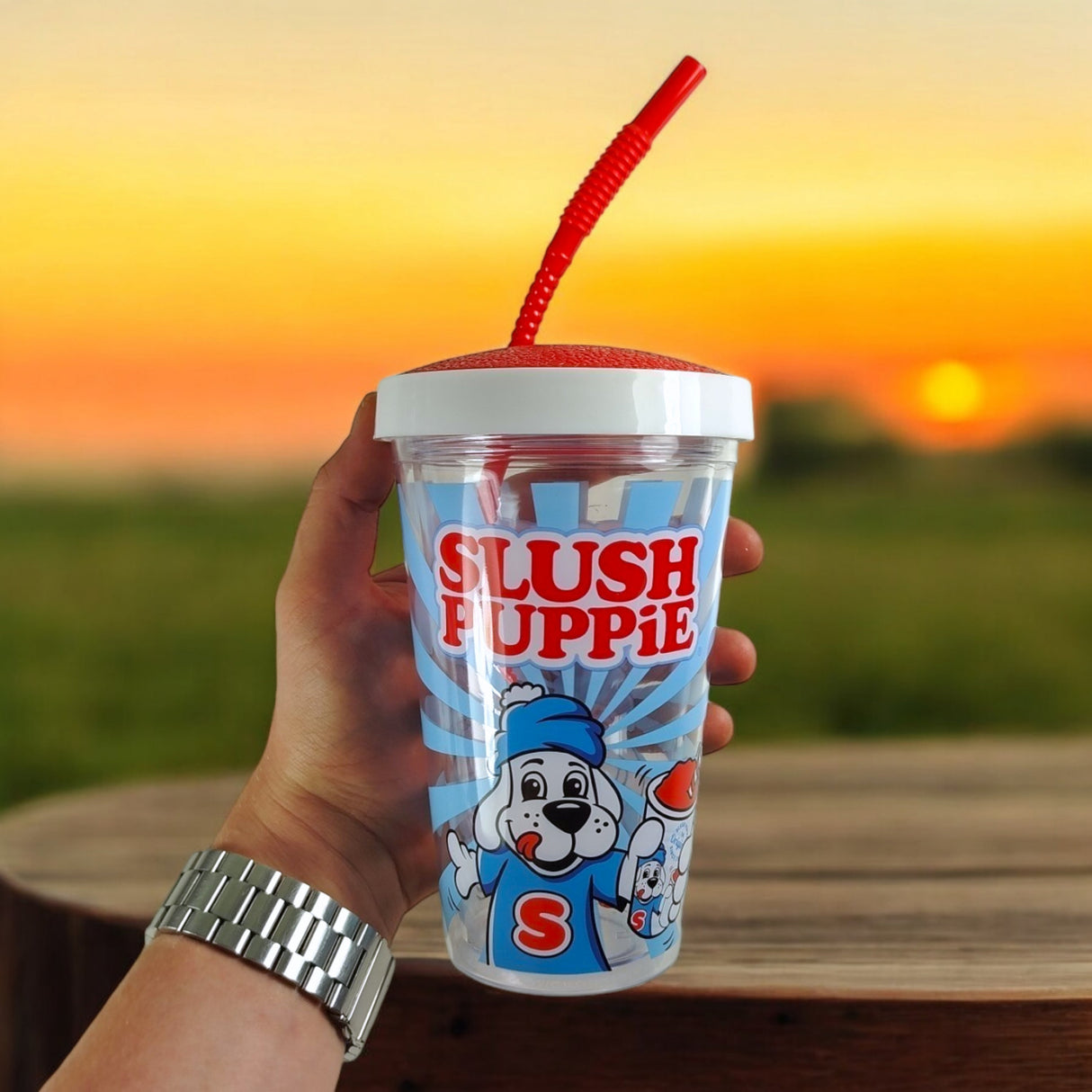 SLUSH PUPPiE Slusheis Trinkbecher mit biegsamem Strohhalm