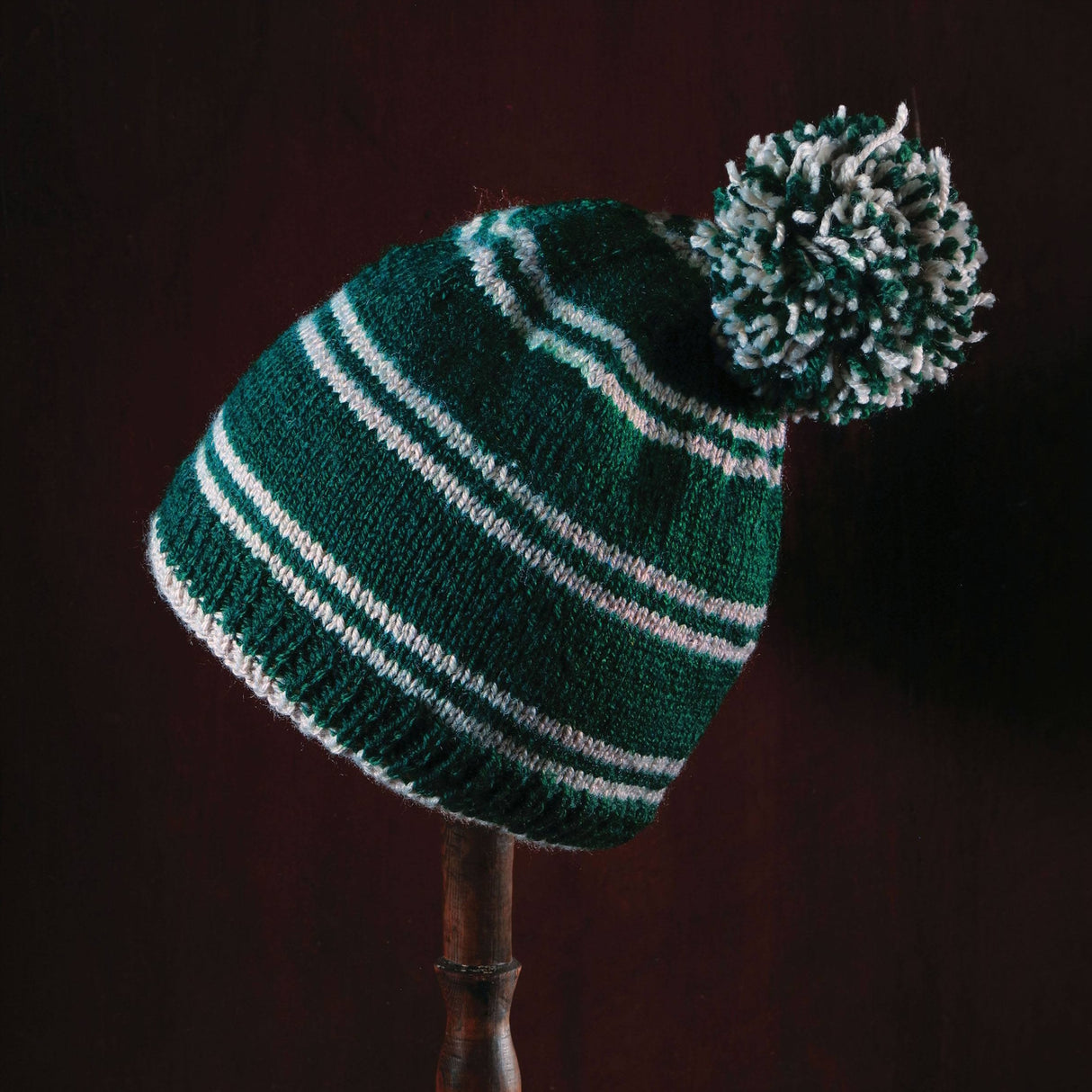 Harry Potter Hogwarts Bommelmütze Strickset mit Slytherin Design für Erwachsene