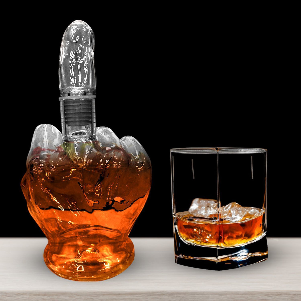 Mittelfinger-Dekanter für Whisky aus Glas