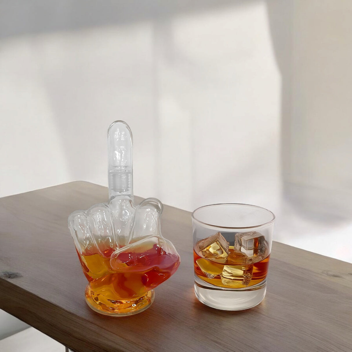 Mittelfinger-Dekanter für Whisky aus Glas