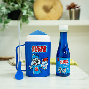 SLUSH PUPPiE Slushie Maker Slush-Eis Becher Starter Set mit ZERO zuckerfreier blaue Himbeere Sirup